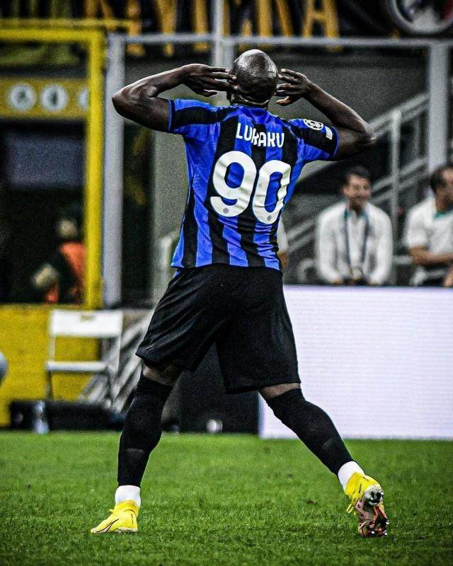 1667222678355012664.jpg 卢卡库.jpg